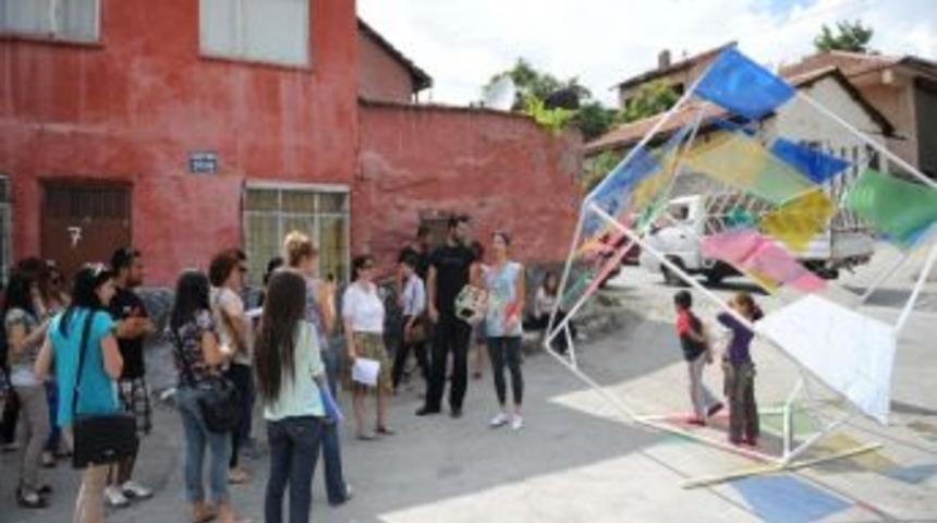 Hamam&ouml;n&uuml; Bilkentli &Ouml;ğrencilerin Tasarımlarıyla Renklendi