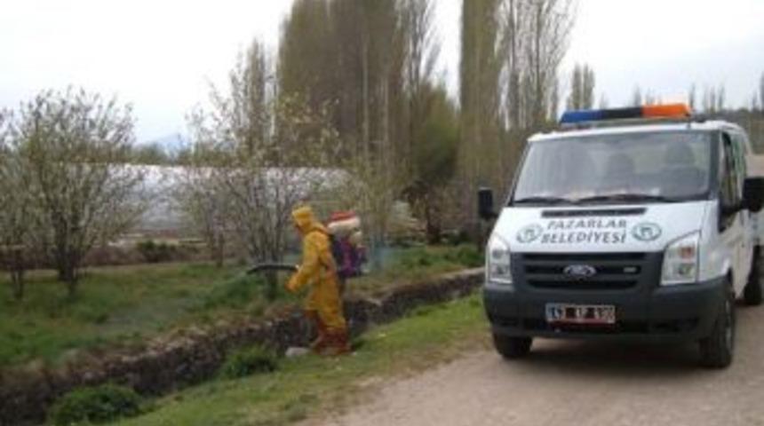 Pazarlar'da Haşereyle M&uuml;cadele