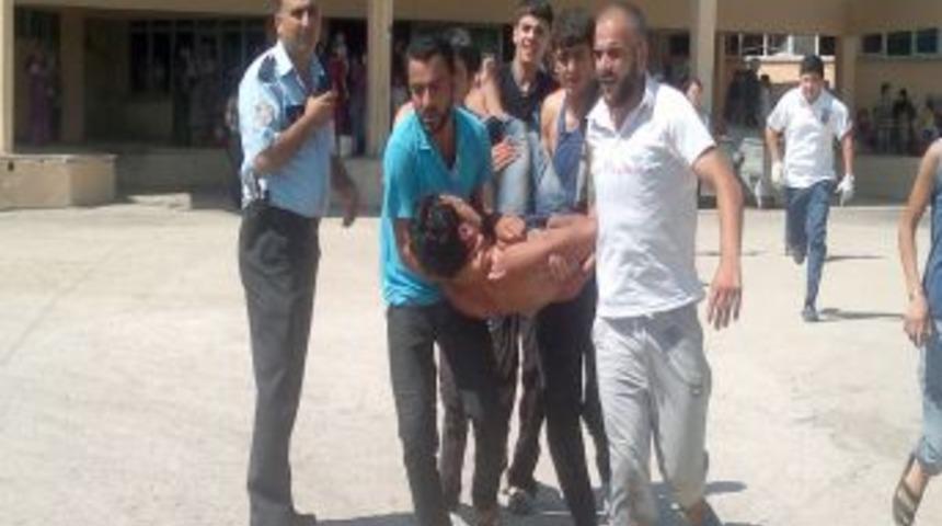 Hatay'daki &Ccedil;adırkentte &Ccedil;ıkan Yangında 2'si Ağır, 5 Kişi Hastanelik Oldu