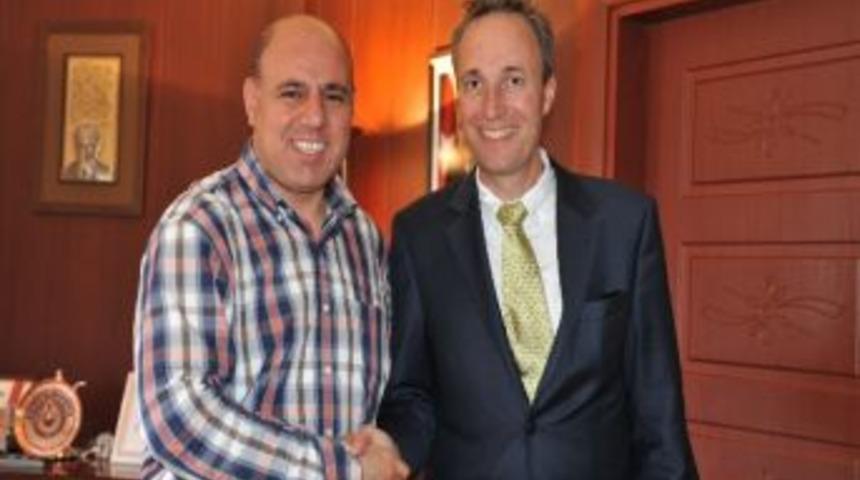 D&uuml;nya Bankası T&uuml;rkiye Direkt&ouml;r&uuml; Raıser'den Mardin Belediyesi'ne Ziyaret