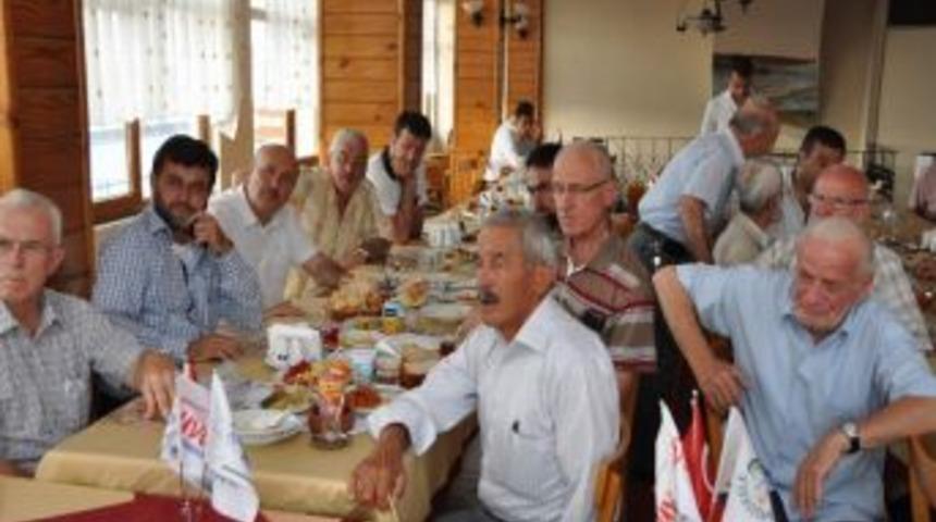 Ayaz, Cami Derneği Başkanlarıyla Bir Araya Geldi