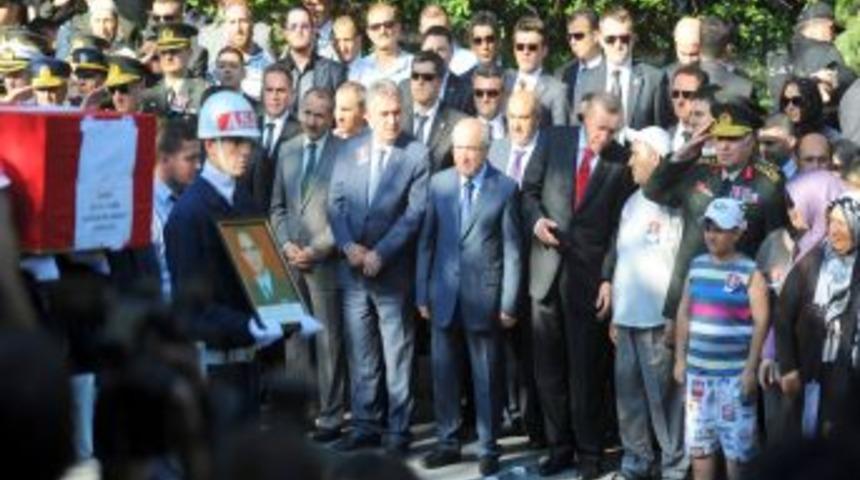 Şehit Pilot Hasan H&uuml;seyin Aksoy Son Yolculuğuna Uğurlandı