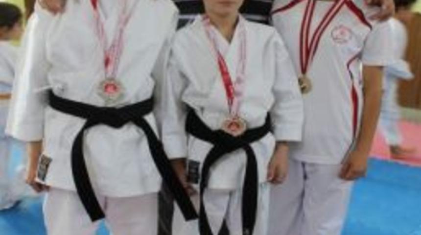 Yıldız Karateciler Avrupa Şampiyonasına Hazırlanıyor