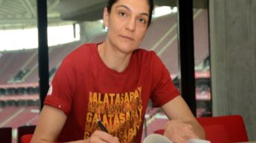 Plovdivli Nevriye Yılmaz Galatasaray'la 2 Yılık S&ouml;zleşme Imzaladı