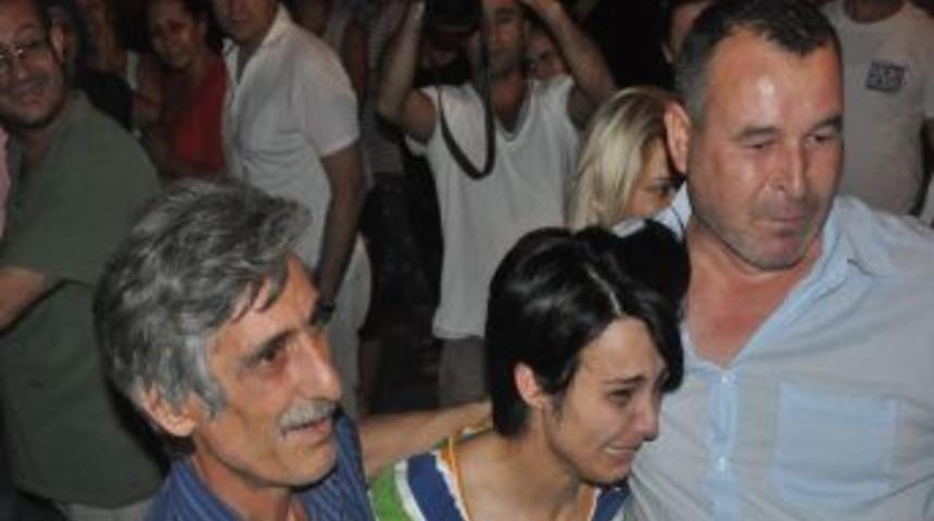 &Ccedil;anakkale Belediyesi'nin Tutuklu 21 Personeli Tahliye Edildi