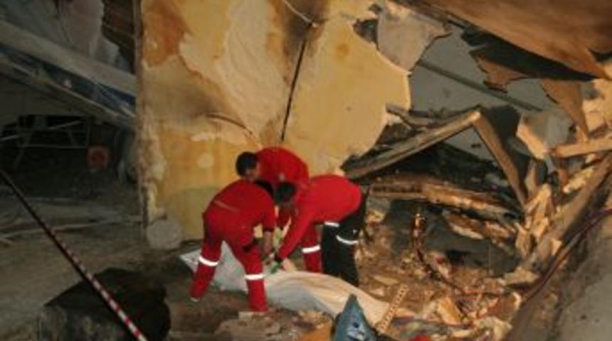 Erzincan&rsquo;da 'inanılmaz' Kaza: 1 &Ouml;l&uuml;, 3 Yaralı