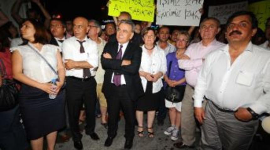 Tahliye Olan İzmir B&uuml;y&uuml;kşehir Belediye Davası Sanıkları Cezaevinden &Ccedil;ıktı