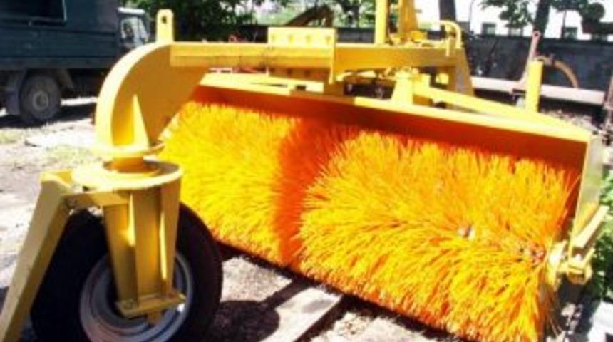 Belediye Hizmet Aracı Ve Asafalt Yol S&uuml;p&uuml;rgesi Makinası Aldı