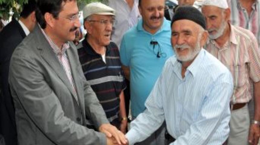 Ke&ccedil;i&ouml;ren Belediye Başkanı Ak, Vatandaşların Sorunlarını Dinledi
