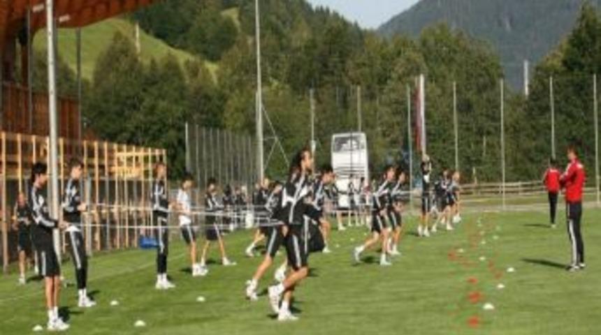 Beşiktaş Avusturya Hazırlıklarını S&uuml;rd&uuml;r&uuml;yor