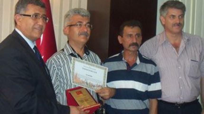 Mehteran kurucularına plaket