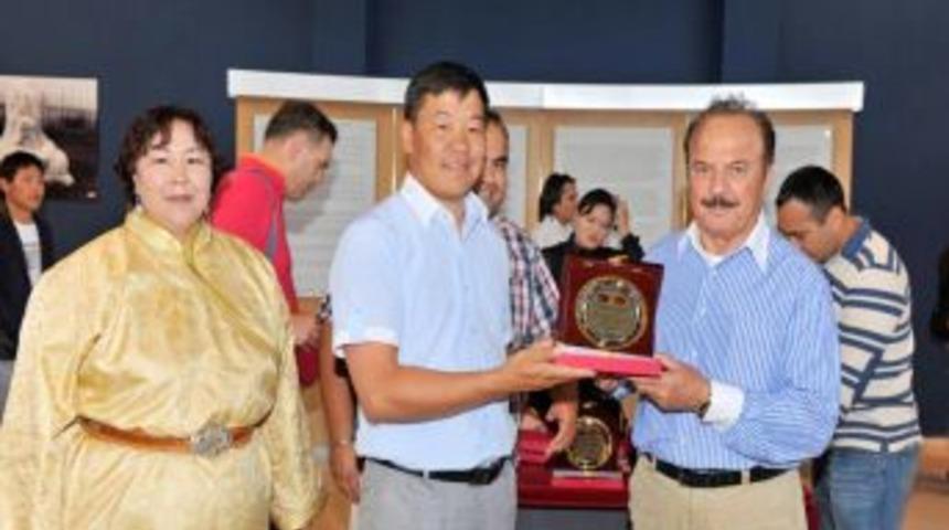 &Ccedil;etinkaya&rsquo;ya Bilge Kağan Barış &Ouml;d&uuml;l&uuml;