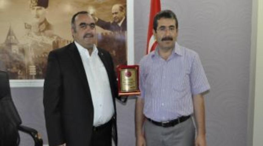 Te&ccedil;-sen&rsquo;den Başkan Eke&rsquo;ye Teşekk&uuml;r Plaketi