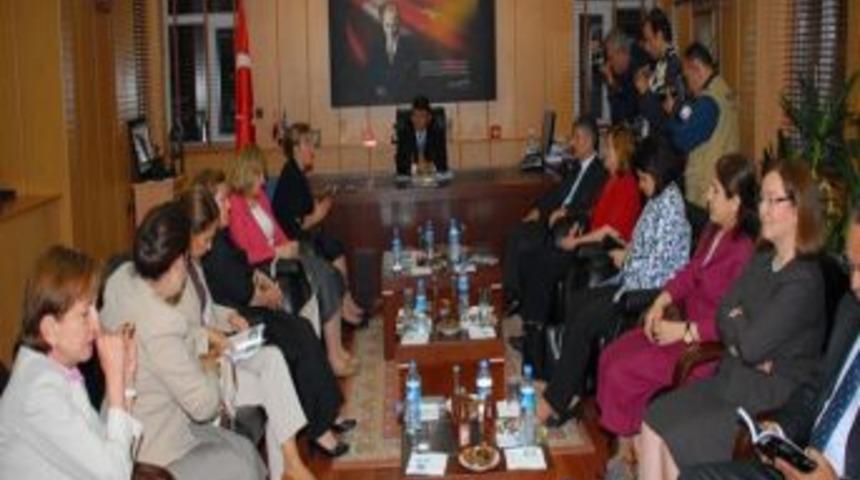 Daha Adil Ve Eşit Bir D&uuml;nya