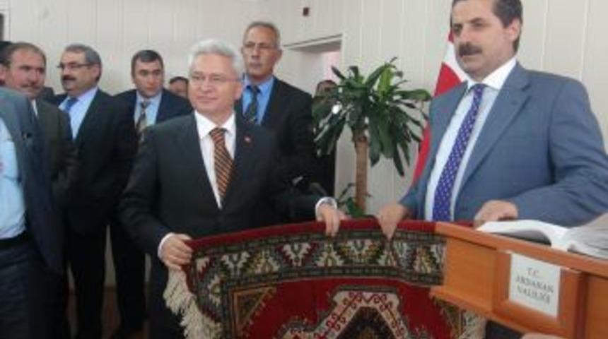 Bakan &Ccedil;elik: 4/B'lilerin Kadro Meselesi Yeni Yasama Yılına Kaldı