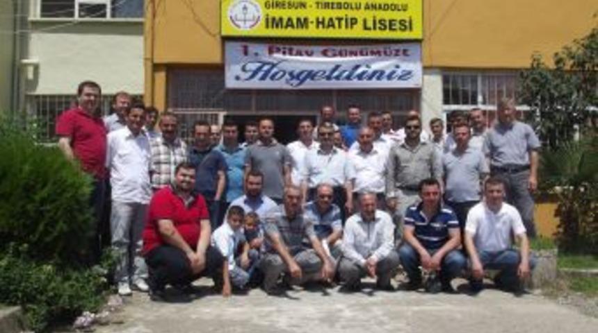 Tirebolu İmam Hatip Lisesi Mezunları Pilav G&uuml;n&uuml;nde Buluştu