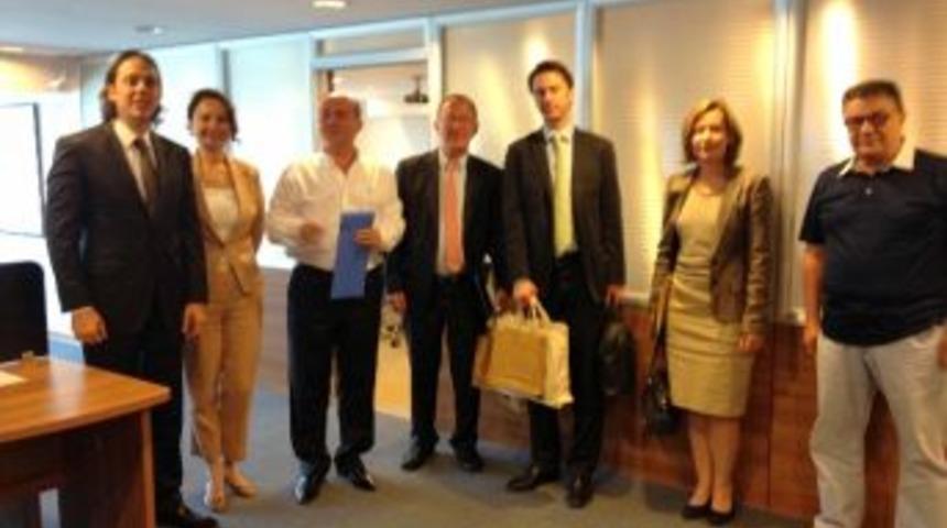 Balo'ya L&uuml;ksemburg Da Katılmak İstedi