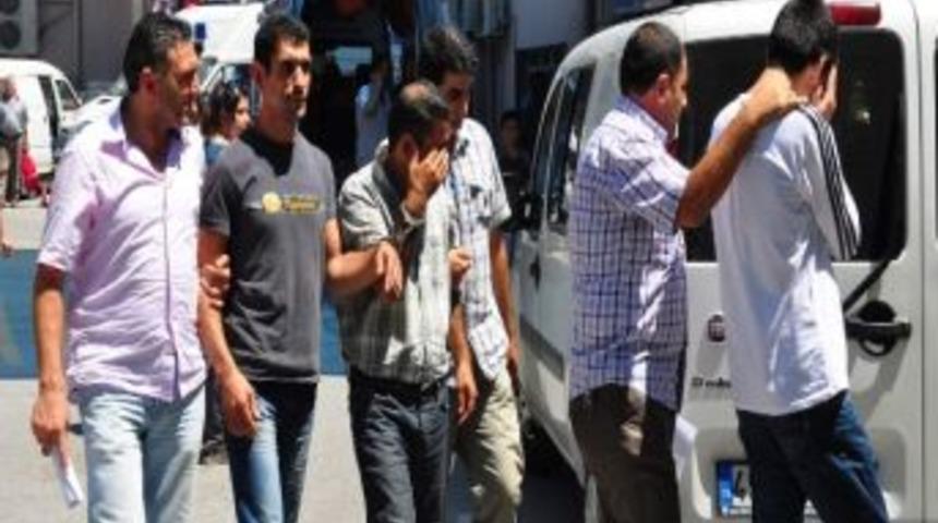 Polise Kiralık Otomobil Satmaya &Ccedil;alışan 3 Kişi Yakalandı