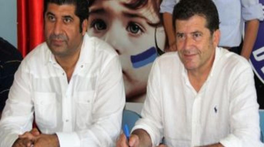 Adana Demirspor G&uuml;ven&ccedil; Kurtar İle 3 Yıllık S&ouml;zleşme İmzaladı