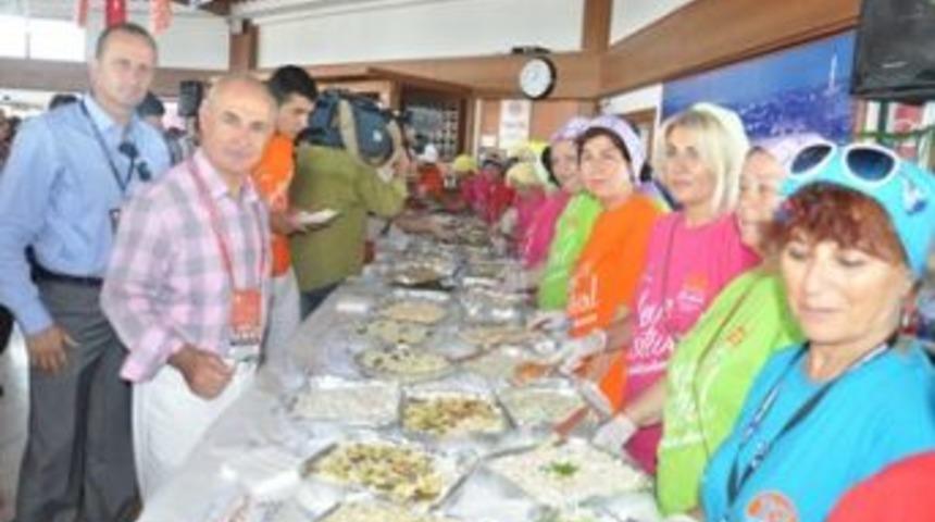 400 ev hanımından 400 &ccedil;eşit yemek