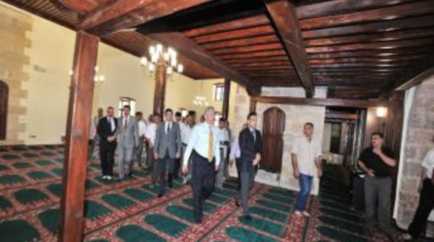 Vali Cerrah: Ağcabey Camii, Osmaniye&rsquo;nin &Ouml;nemli Tarihi Değerlerinden