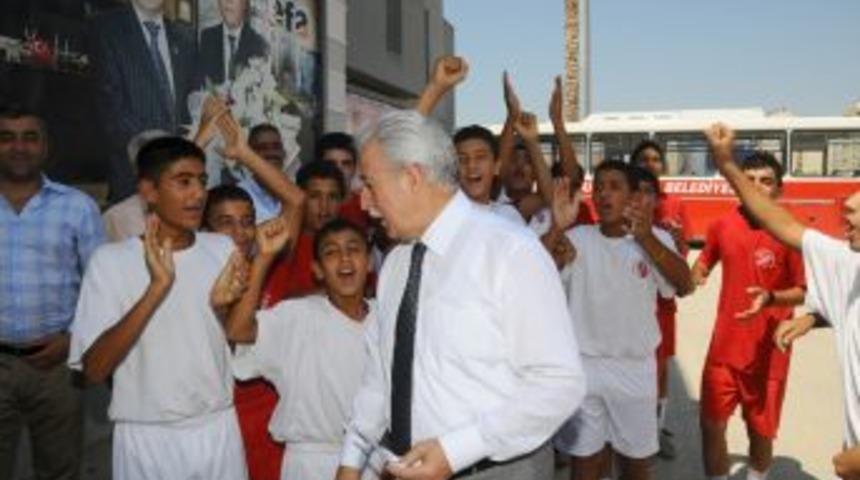 Aldırmaz'a saha teşekk&uuml;r&uuml;