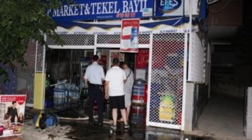 &Ouml;demiş&rsquo;te Market Yangını