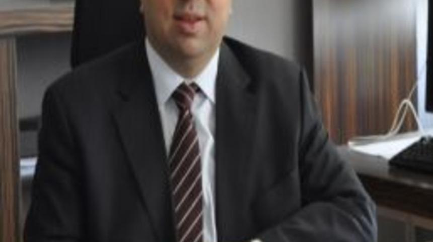 Ag&uuml;n Rekt&ouml;r&uuml; İstifa Etti