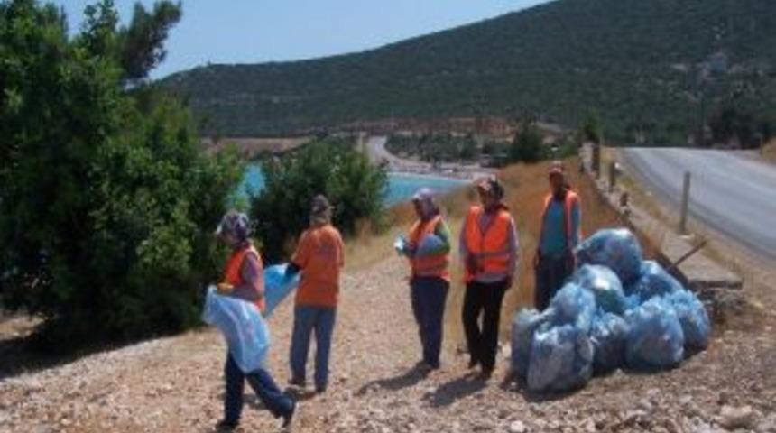 Taşucu'nda Sahil Temizliği