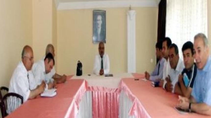 Hizan&rsquo;da Spor Değerlendirme Toplantısı Yapıldı