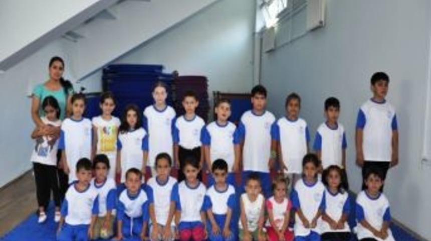 D&uuml;zce&rsquo;de Yaz Spor Okulları Y&uuml;z G&uuml;ld&uuml;r&uuml;yor