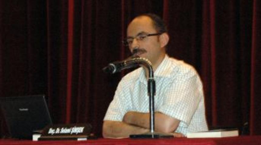 'Nasreddin Hoca, G&uuml;len Y&uuml;z&uuml;yle S&uuml;nnet-i Seniyyeyi Yaşatmıştır'