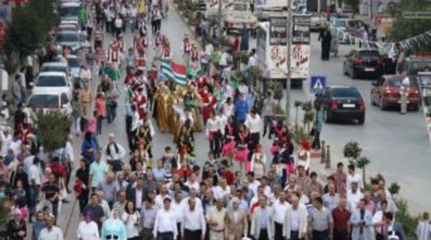 İneg&ouml;l'de Festival Coşkusu Başladı
