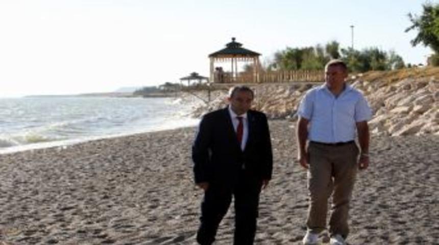 Van G&ouml;l&uuml; Sahiline Seyirlikler