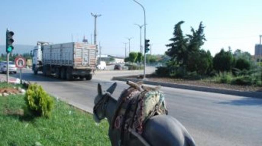 Bbp&rsquo;den Eşek Heykeline Tepki