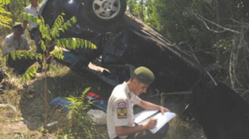 Gurbet&ccedil;i aile kaza yaptı: 2 &ouml;l&uuml;, 3 yaralı
