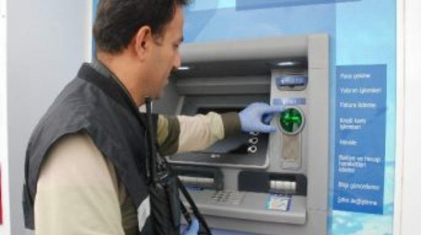Tokat'ta Atm'de Kart Kopyalayıcı Ele Ge&ccedil;irildi