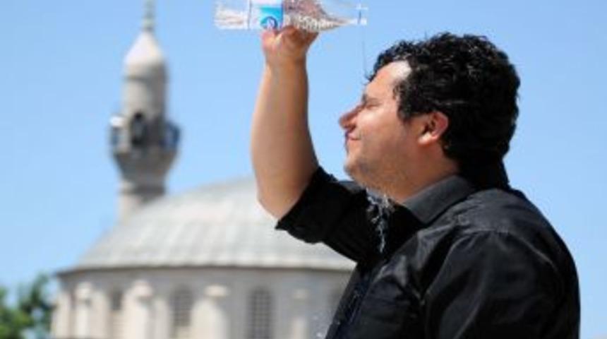 "Aşırı Sıcaklarda Risk Grubundakiler Dışarı &Ccedil;ıkmamalı"