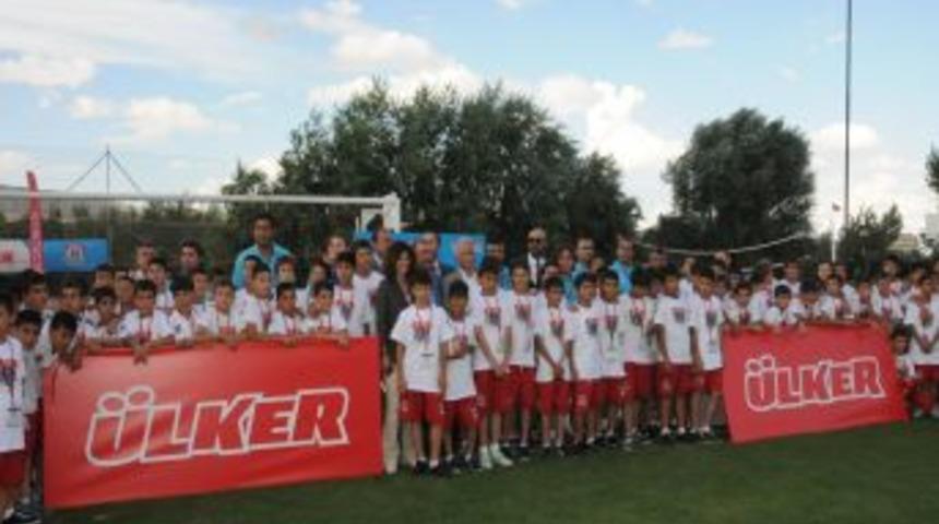 &Uuml;lker-TFF Futbol K&ouml;yleri Projesi Sona Erdi