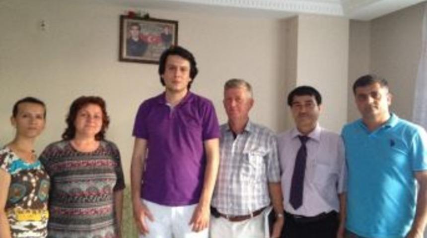 Ak Parti&rsquo;den Şehit Ailesine Ziyaret