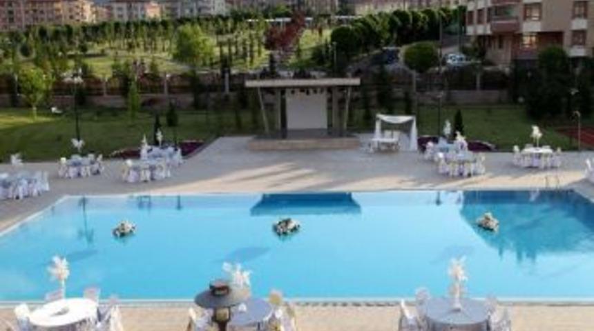 Havuzbaşı D&uuml;ğ&uuml;n İsteyenlerin İlk Tercihi Su Parkı Oluyor