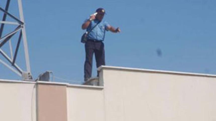 Postacıdan intihar şov