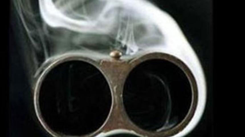 Ara&ccedil;tan ateş a&ccedil;ıldı: 5 yaralı