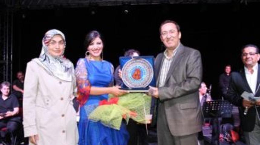 Avanos Zara konseriyle coştu