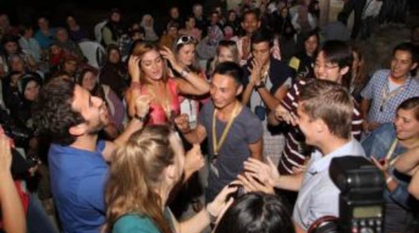 Yabancı &ouml;ğrenciler k&uuml;lt&uuml;r&uuml;m&uuml;ze hayran kaldı