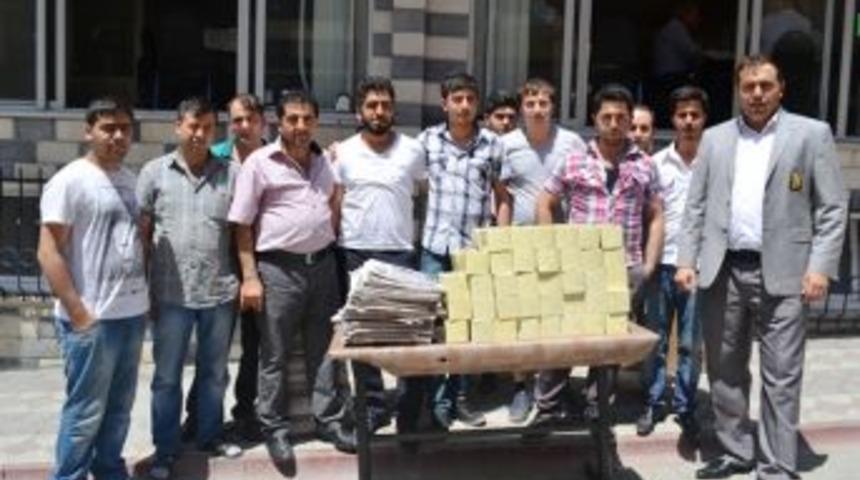 Ağrılı gen&ccedil;ler g&ouml;z dolduruyor