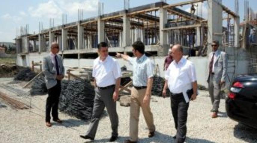 Vali İnşaatta İş&ccedil;ilerle Demir Bağladı