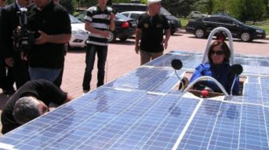 Malatya'nın Güneş Enerjili Aracı Apricar, Formula Araç Yarışmasına İddialı Gitti