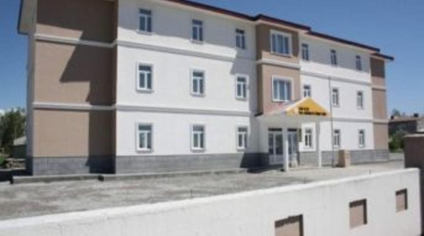 Hayırsever İşadamı Celal Kahraman&rsquo;ın Selim&rsquo;de Yaptırdığı Kız &Ouml;ğrenci Yurdu 2012-2013 Eğitim-&ouml;ğretim Yılına Hazır