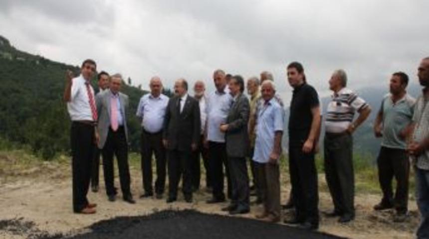 Vali Kızılcık Asfalt &Ccedil;alışmalarını Yerinde İnceledi